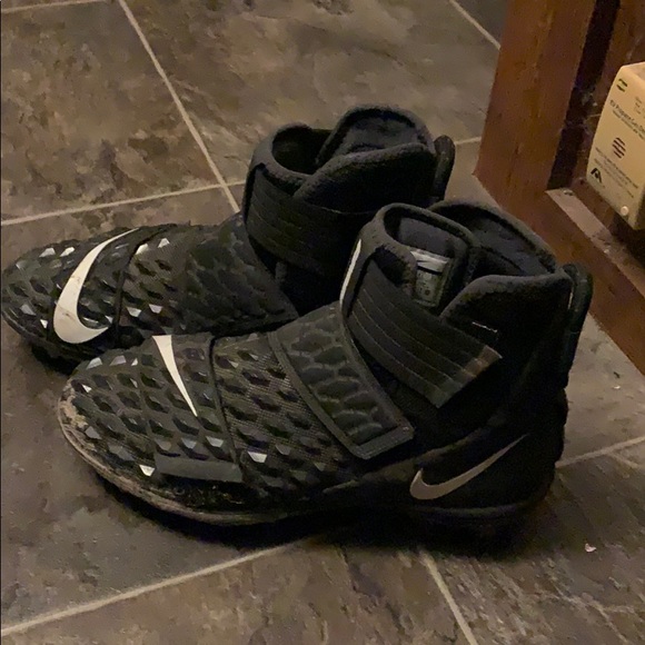 Cleats - Picture 1 of 3